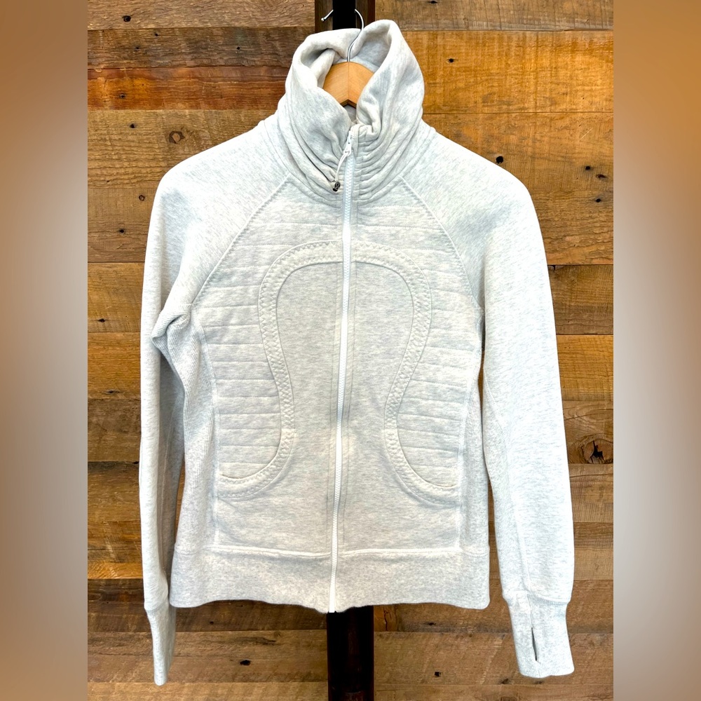 *SOLD* LULULEMON Women’s Scuba Jacket Long Sleeve Full Zip, White. Size 8